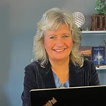 Susanne Jönsson, Helhetsterapeut, lärare och grundaren av Helhetscentrum